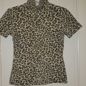 Leopard short sleeve turtleneck